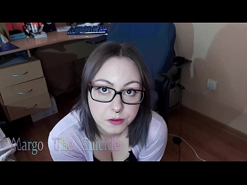 ❤️ Sexy meisje met bril zuigt Dildo diep op camera ☑ Porno fb at us ﹏